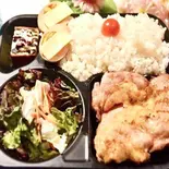 グリルももチキンセット grilled chicken thai set(肉バルbistro 旬)