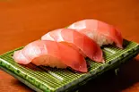 中トロの握り（宮益坂下酒場）