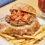 焦がしチーズバーガー Charred Cheeseburger(Jami Jami Burger森野店)