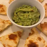 Guacamole ＆ Naan /アボカドディップとナン（SALASA）