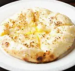Garlic cheese Nan（SAHANA INDIAN AND NEPALI RESTAURANT＆BAR）