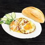 BANH MY OP LA目玉焼きバインミー（Xin Chao Viet Nam Ikebukuro）