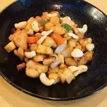 鶏肉とカシューナッツ炒め(ゴールデン酒場SANGO-YA)