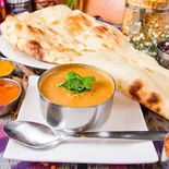 【セット人気No.1】カレー＆バターナンセット Curry ＆ Naan Set（barefoot curry リンクス梅田店）