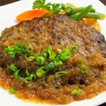 牛ハンバーグステーキ さっぱりオニオンソース 180g（おきらく食堂 西横浜店）