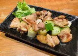 鶏肉のねぎま塩だれ焼き（餃子工房 ちびすけ 東心斎橋店）