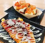 イカ焼きとキムチチーズたこ焼きのセット【キムチ・マヨ】（【大阪名物 揚げたこ焼き・イカ焼き】粉もん屋 清水店）