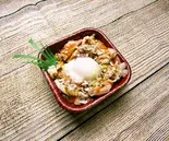 真鯛とサーモンハラスユッケ丼（大漁丼家 新宿西落合店）