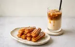 お好きなチュロスとお好きなソフトドリンクのセット（揚げたてチュロス専門店）