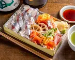【真鯵(アジ)+】海鮮バラちらし（海鮮バラちらし やまよし）