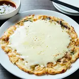 キムチチーズチヂミ（肉丼＆ビビンバ専門店 カンビーフ）