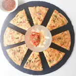 キムチチーズチヂミ（冷麺とチヂミの店 면면(ミョンミョン)）