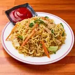 ネパール焼きそば チャウミンチキン Chowmin Chicken Nepail Fried noodles（【ボリューム満点コスパ最高】本格エスニックandハワイアンバルKAUAI）