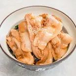 豚バラ焼き丼(肉150g)（伊勢屋食堂(淀橋市場内)）