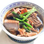 ニラ、鴨の血、豚のホルモン煮る 韮菜鴨血豬腸（蓮蓮Ren Ren 香港の料理）