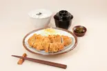 チキンかつ定食（カツデリ 内間店）
