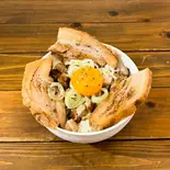 激うまチャーシュー丼（G系らーめん 豚油伝〜ぶゆうでん〜）