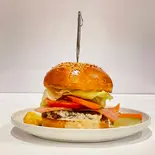 リッチタルタルベーコンバーガー（HAMBURGER SHOP プラージュ）