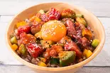 マグロとタコの韓国風ユッケ（十五穀米のヘルシーポキ丼の店 Poke Poke 天下茶屋店）