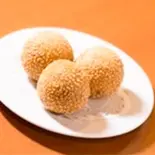 ごま団子（中華料理 裕香園）