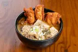 牛もつカレー唐揚げ丼（鶏炭）