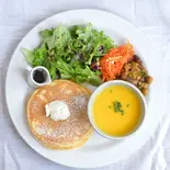 バターミルクパンケーキプレート かぼちゃととうもろこしのポタージュセット（CAFE HI FAMIGLIA）
