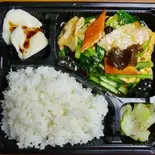 キクラゲと玉子の炒め定食(四川麻辣火鍋 天府 関内店)