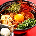 【辛】台湾まぜそば +チーズ (ミニミニ追飯付き)【深夜】（油そば・台湾まぜそば専門店 土佐堀 麺屋じろう）