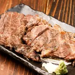 牛ステーキの藁焼き（藁焼き 居酒茶屋 鑪）