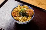 どんぶり単品:はみ出る厚切りロースかつ丼（パーラー躙口）