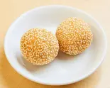 ゴマ団子 Sesame Dumplings（中華料理観行雲）