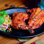 タンドリーチキン(2pc) Tandoori chicken (2pc)（ディープ インド料理）