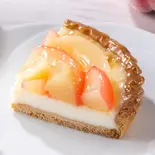 白桃と杏仁のタルト(カット)（フロプレステージュ 仙台駅）