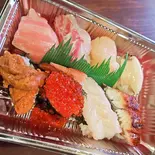 上1合 Luxury Sushi Box wih One Piece of Each Topping（立ち食い寿司 すし幸）
