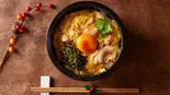 ピリ辛親子丼 Spicy Chicken＆Egg Rice Bowl（親子丼専門店 猪爪 太閤通店）