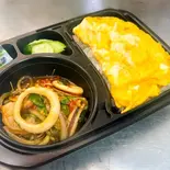 ガパオイカ+ご飯+タイ風卵焼き กะเพราปลาหมึก+ข้าวสวย+ไข่เจียว(PINTO)