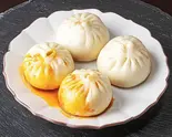 郭さんのMIX包子(豚、火鍋2つずつ)Chinese steamed bun (pork&beef)(ホルモン焼きそば おとうちゃん 弘明寺店)