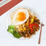 ガパオライスセット Gapao Rice Set（シンのカウマンガイ中延支店）