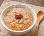 香ばしき伝統 芳醇ほうじ茶が香る和歌山風「茶粥」159kcal(梅干し添え)（風邪・胃腸炎の回復に お粥小屋 健康お粥専門店）