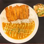 チキンカツカレーセット(Chicken katsu curry rice)（Royal Curry House）