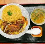 CƠM RANG DƯA BÒ 牛肉と高菜のチャーハン（PHO MIN）