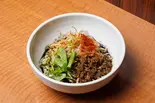 汁なし麻辣担々麺 (黒ごま)（白湯麺屋）