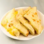 ガーリックチーズナン Garlic Cheese Nan（Indo Asian tajmahal Restaurant）