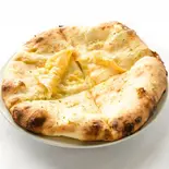 ガーリックチーズナン/Garlic Cheese Nan（インド料理＆バー サクラ）