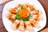 本格的な手打ち揚げ餅の黒糖ソースかけ【手打紅糖糍粑】（川覇王）