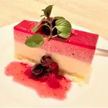 ラズベリー&ホワイトチョコムース RASPBERRY&WHITE CHOCOLATE MOUSSE CHOCOLATE ROLL CAKE(SOLEIL)
