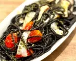 ヤリイカとトマトのイカ墨のパスタ（山田チカラ）