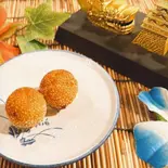 揚げごま団子(2個)(おばんざいときしめん鯱)