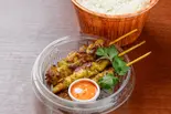 サテ丼(satay bowl)（タイ料理の丼専門店。NIPPON ガパオ！水道橋店）