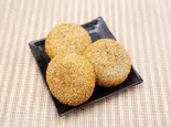 胡麻団子（マルヤス酒場 関内店）